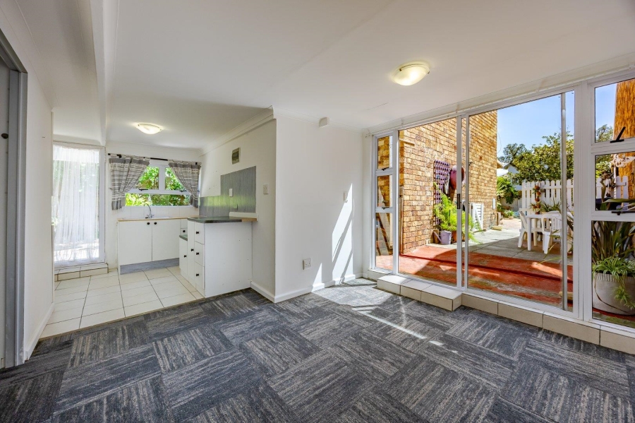 4 Bedroom Property for Sale in Kirstenhof Western Cape